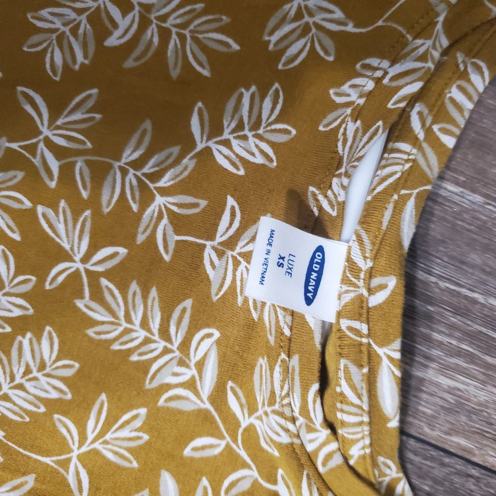 Women's XS Top